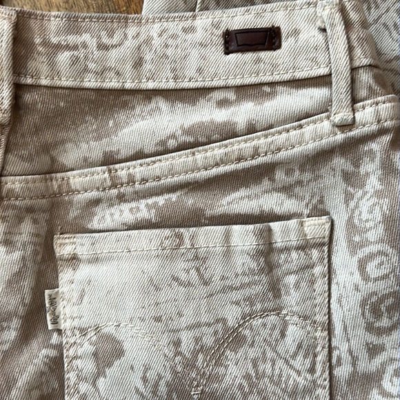 LEVI’S - Picture 8 of 10